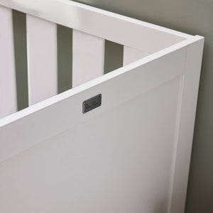 Silver Cross Bromley 2 piece White nursery set with with Convertible Cot Bed and Dresser